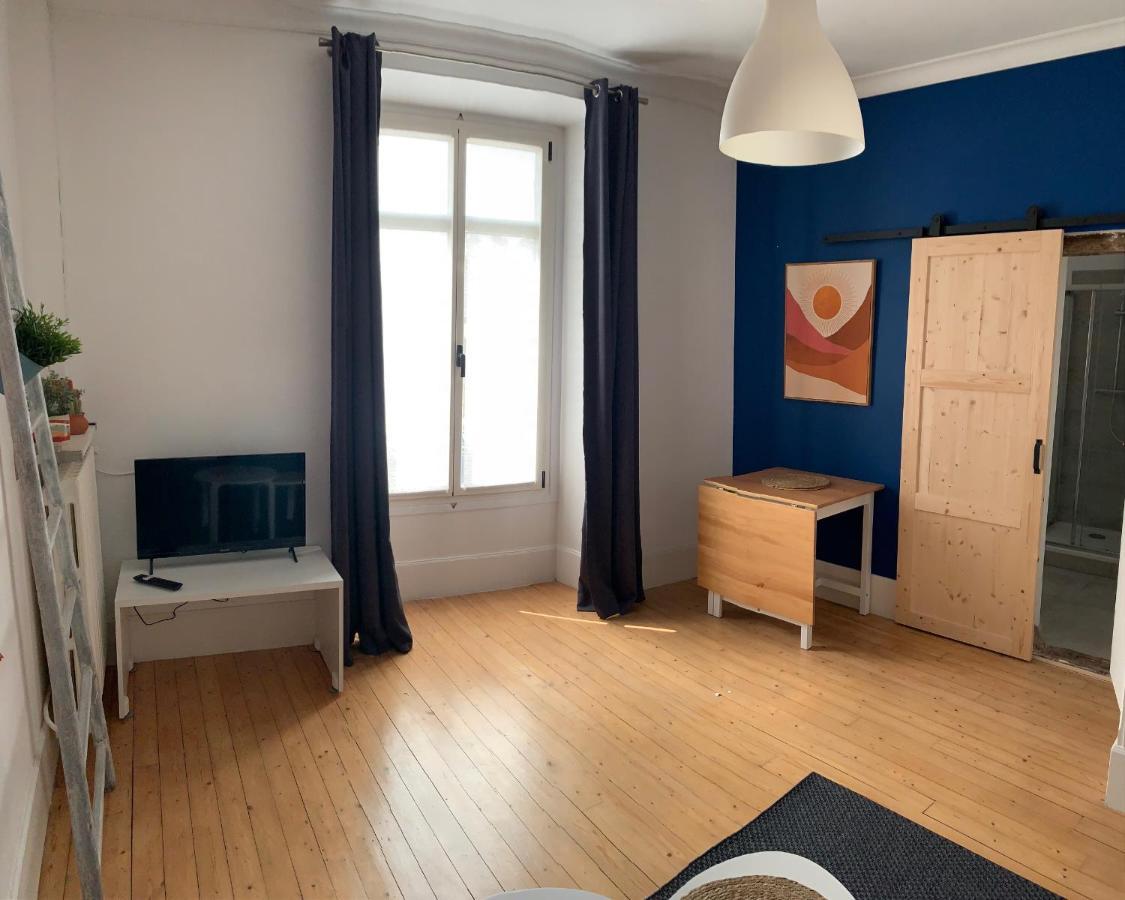 La Maison D'Emilie - Appartements Chaumes-en-Brie Exterior photo